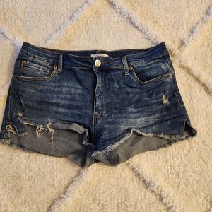 Womans High Rise Jean Short